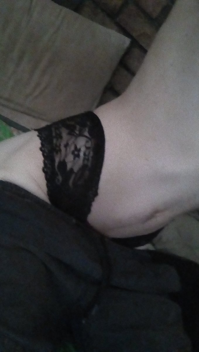 SissySltStacey's tweet photo. @FetishTrainer A good SissySlut always does as she's told!! 🍑👅👄🤭

#sissybred #sissytask #sissyslut #feminization #sissytraining https://t.co/erhrQNxEWl