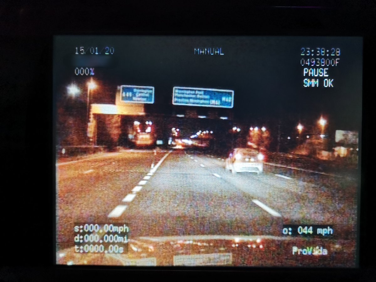 MerPolTraffic's tweet photo. Driving along lane 2 with an empty lane 1 at 44mph got our attention. The driver then ignored the 'Don't hog the lane' sign and slowed to 30mph. He then ignored the 'Follow me' sign and as good as stopped in lane 1 🤦‍♂️ #TORissued #UseLane1UnlessOvertaking @NWmwaypolice https://t.co/g93NUrtK0U
