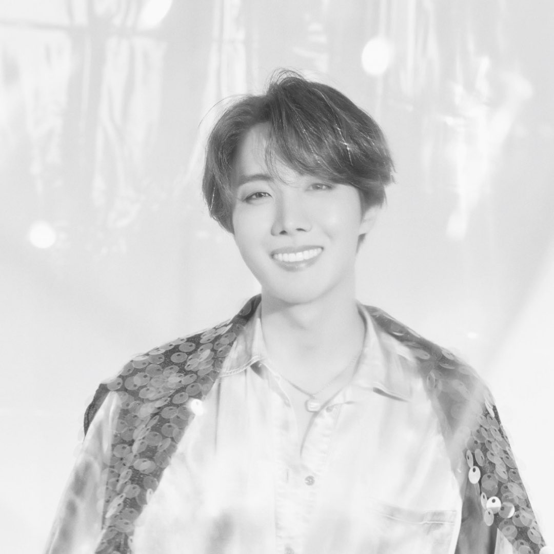 btsxlayouts's tweet photo. ∙∘✧✵ J-Hope Layout ; Text ; ✵✧∘∙ —  🌑

⇝ must be following 
⇝ rt if saved/liked
⇝ give credits if using https://t.co/fdbFdanRA2