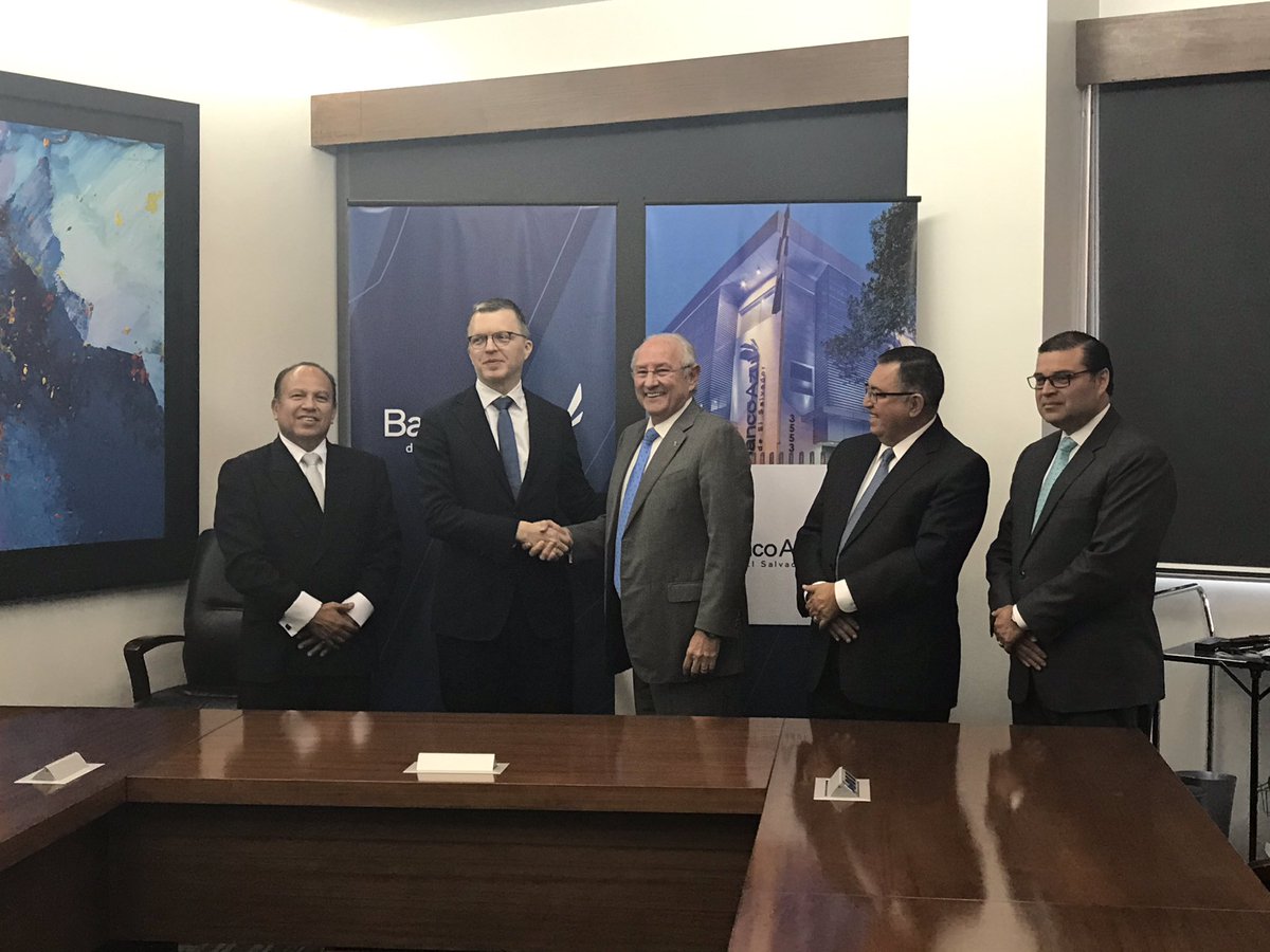 evolveforbusin1's tweet photo. Los 15 millones de dólares del convenio entre @Banco_Azul de El Salvador y la DEG de Alemania, servirán para promover el crecimiento de las PyMES, especialmente aquellas que son lideradas por mujeres, y fomentar el uso de energías renovables en las empresas. https://t.co/OC6Z6xsMfR