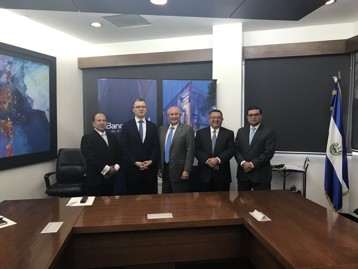 evolveforbusin1's tweet photo. Los 15 millones de dólares del convenio entre @Banco_Azul de El Salvador y la DEG de Alemania, servirán para promover el crecimiento de las PyMES, especialmente aquellas que son lideradas por mujeres, y fomentar el uso de energías renovables en las empresas. https://t.co/OC6Z6xsMfR