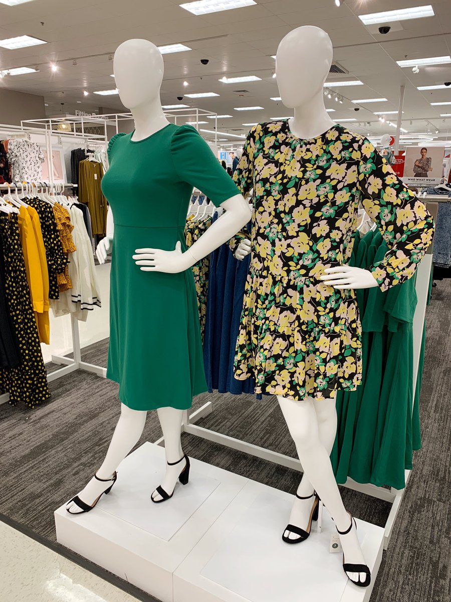 MeghanMccants's tweet photo. Spring is right around the corner and we are ready here at #t1505!#freshsets #colorpops @jacquegrimberg @DeFeagins @Menswear_Mike https://t.co/mHEHHzYt3u