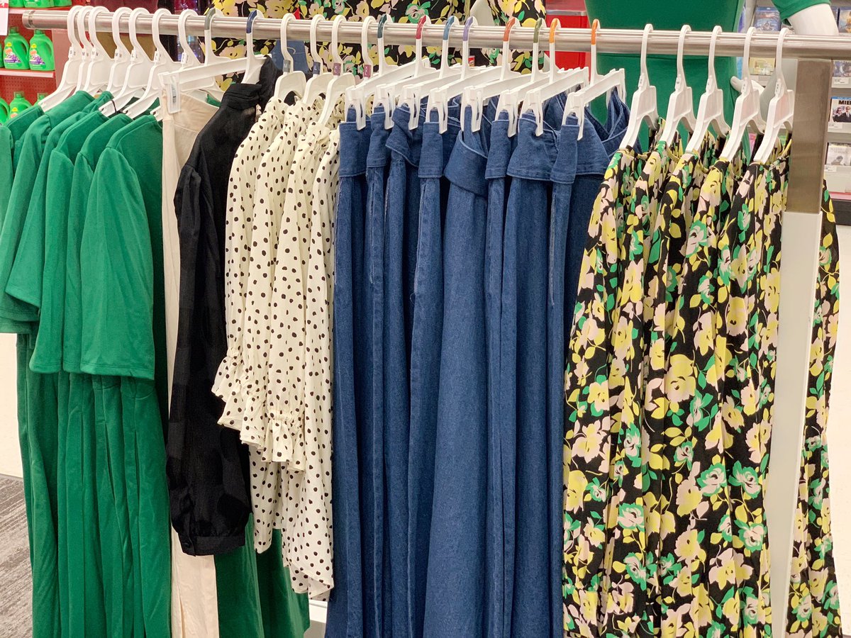 MeghanMccants's tweet photo. Spring is right around the corner and we are ready here at #t1505!#freshsets #colorpops @jacquegrimberg @DeFeagins @Menswear_Mike https://t.co/mHEHHzYt3u