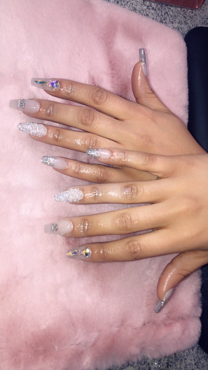 Scullys_Sister's tweet photo. Birthday nails. I love my team ❤️#thatcolour https://t.co/pIXIktogpI