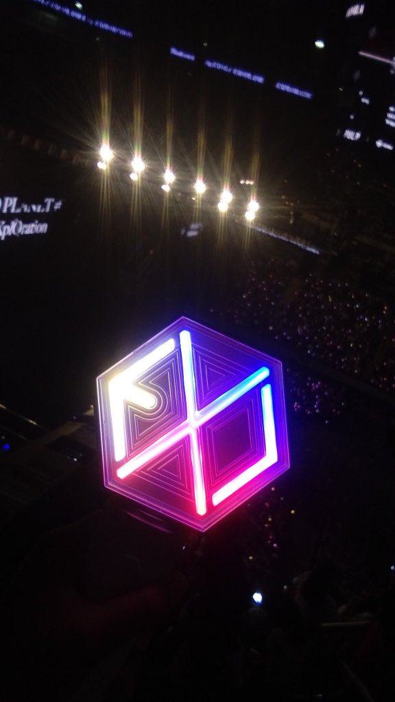 baconandeggso's tweet photo. EXO and EXO-Ls may not be in the best state right now, but really, from the beginning until now, I can proudly say that WE HAVE THE STRONGEST HEARTS. I don't think any fandom could easily survive everything we've been through 😭💖 #EXO #AlwaysEXO https://t.co/Kti1cS0MrQ