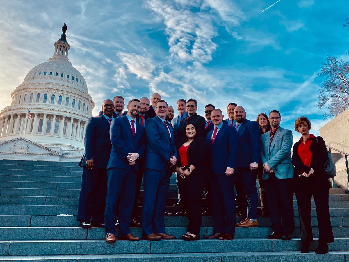 Division 3 AP Team, joined together for a wonderful day in our nations capital.  Looking forward to more insights from our Senior Leadership tomorrow.  #D3BrandHealthy <a href="/Raymond_J_Sosa/">Raymond Sosa</a> @SAEvans65 <a href="/byrd1031/">Linwood Byrd</a> <a href="/mjohnson_023/">Matt Johnson</a> <a href="/zaretskyb/">Bradley Zaretsky</a>