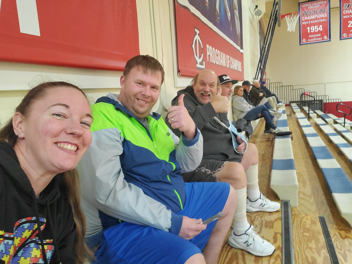 partygirl2000x's tweet photo. Ready to watch some basketball! #LCCRedDevils #GoDevils #Boosters https://t.co/SnsrKKUv8H