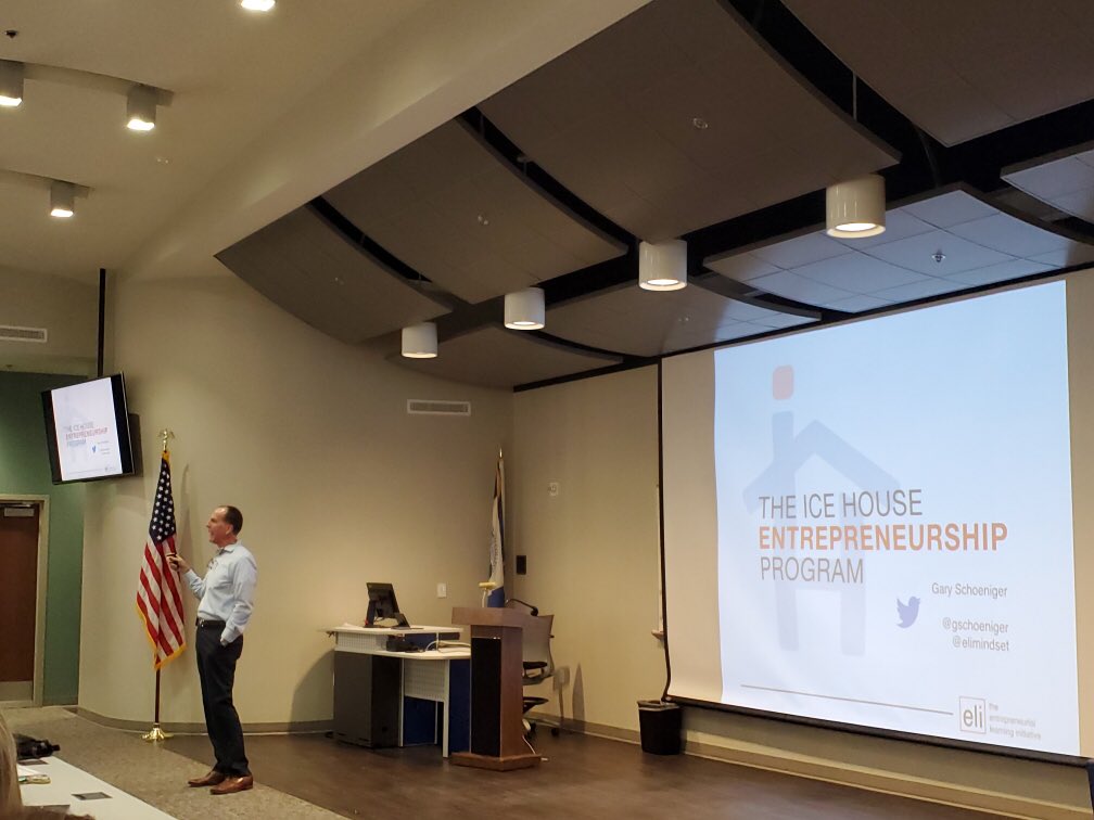 bcexbroward's tweet photo. Packed house for our Spring kickoff keynote “Redefining Entrepreneurship” by @gschoeniger author and co-founder of the Entrepreneurship Learning Institute! Also first event under the leadership of our new Director @ImranSiddiquiFL! #BCEx #BCProud #BrowardUP #Entrepreneurship #ELI https://t.co/pXQ6e3kUO3