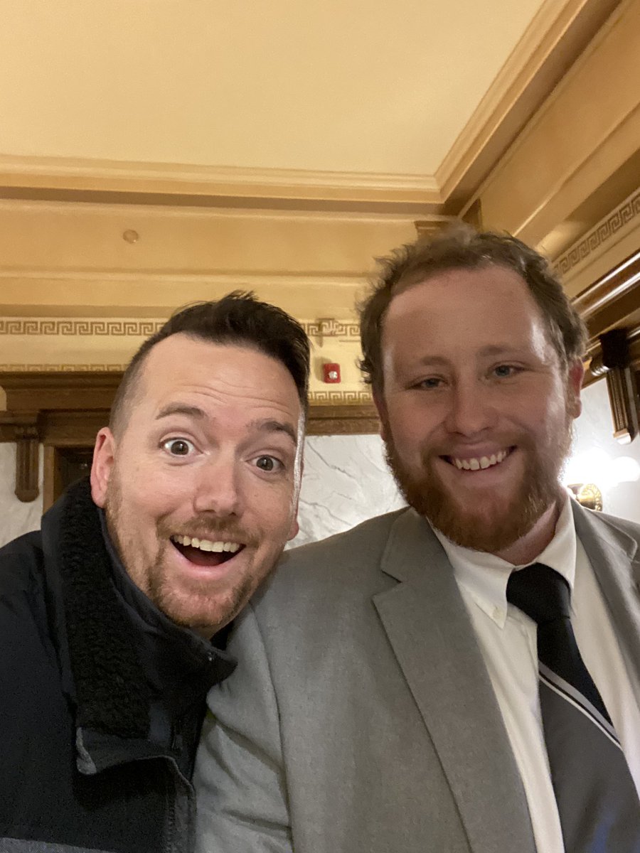 shoesoverbooze's tweet photo. Look who I ran into at the swearing in ceremony for @CarlVossDSM — It’s #poohbear from @LIUNA !
#local177 #desmoines #iowa #UnionStrong #dylan https://t.co/bwC6o4Pes0