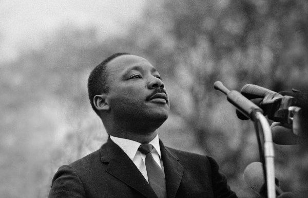 HarlemHandbook's tweet photo. #HappyBirthday Martin Luther King Jr. (January 15, 1929 - April 4, 1968)

“The ultimate measure of a man is not where he stands in moments of comfort and convenience, but where he stands at times of challenge and controversy.”

#MartinLutherKingJr #MLK #RestInPower https://t.co/BU3CD8BcVn