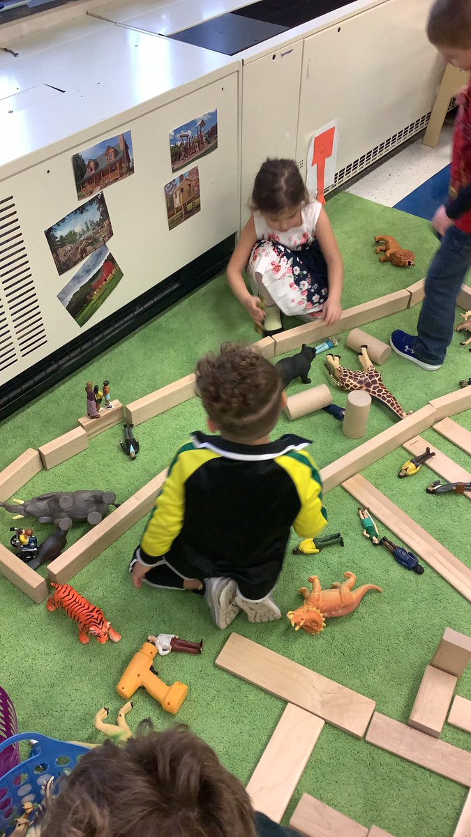 jarce1023's tweet photo. My construction crew! #thebest #blockcenter #playingandlearning @BrainerdSchool @TeachStrategies https://t.co/9VVYgesrm5
