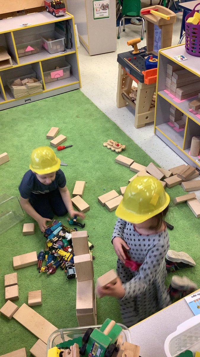 jarce1023's tweet photo. My construction crew! #thebest #blockcenter #playingandlearning @BrainerdSchool @TeachStrategies https://t.co/9VVYgesrm5