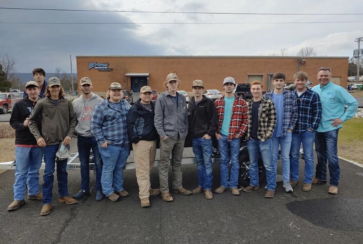 OCCRebels's tweet photo. Senior fishing team members and Welding students visited Excel Boats in Mt View AR. We were able to see the process in action beginning to end. We would like to thank J Paul Jackson , Glenn D. Foreman , and Excel crew #Excelboats #Mudbuddymotors https://t.co/sxbHrSKk1N