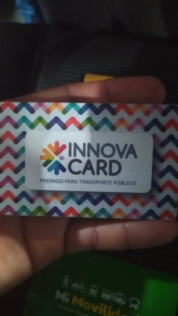 Charlygapa's tweet photo. @Trafico_ZMG @SITEURJAL @TransporteJal  @EnriqueAlfaroR  #DENUNCIA En la mayoría de camiones que cuentan ya con el lector de tarjetas en ninguna de ellas acepta las tarjetas de #Innovacard  ni de #MiMovilidad marcan el error de que están fuera de tiempo o que son invalidas. https://t.co/SOMZMxonnY