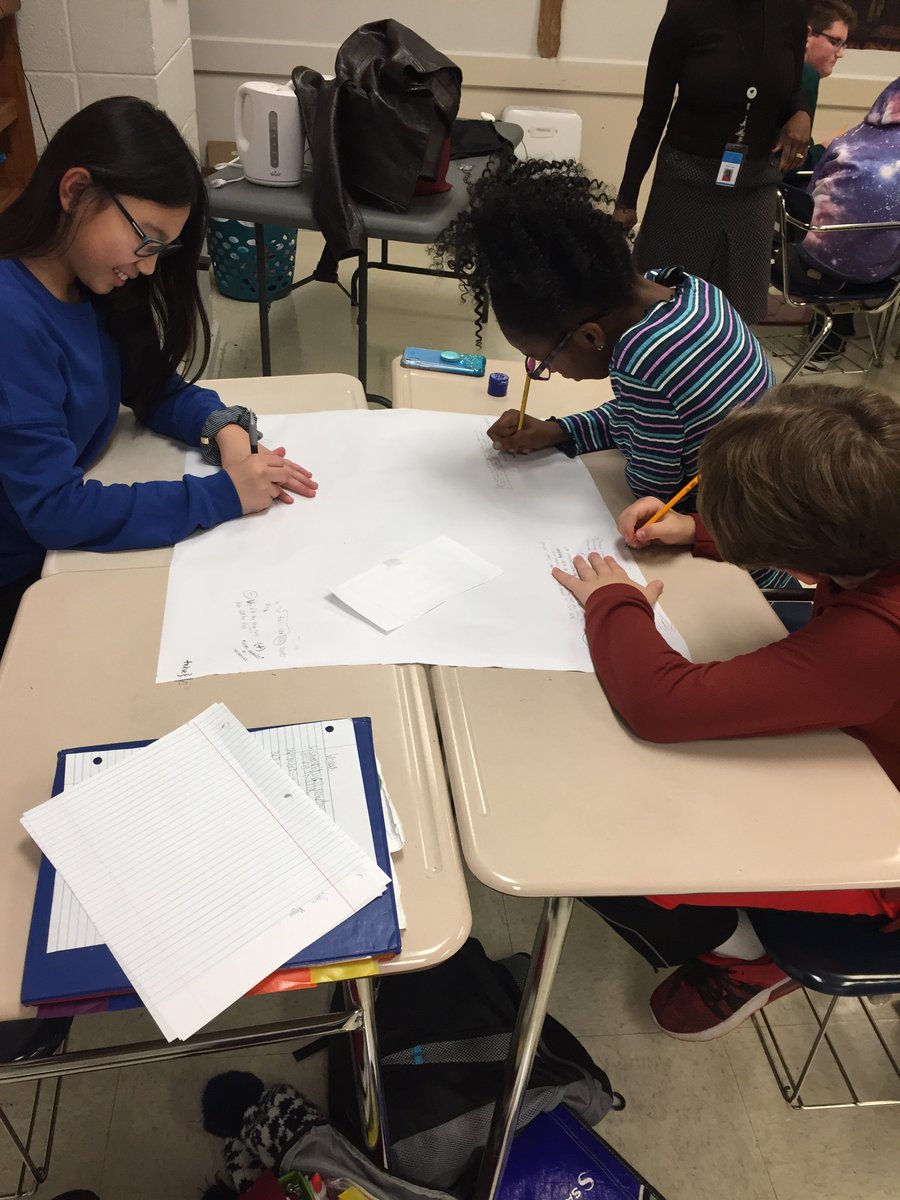 Emily Smith tweet media