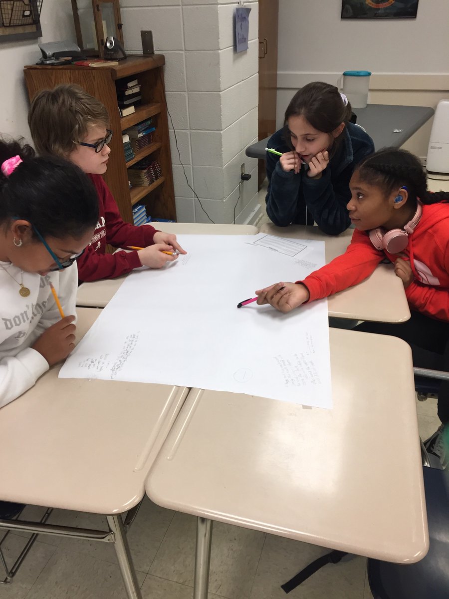 Emily Smith tweet media