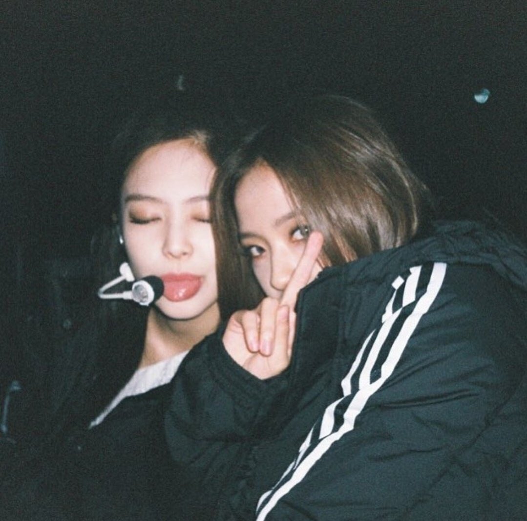_jenangel's tweet photo. #JennieAngelDay 💙 https://t.co/XDsLAt9e5F
