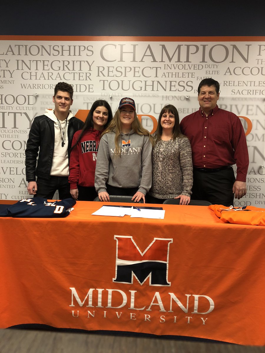 Midland_WHKY's tweet photo. ‼️ COMMITMENT ALERT ‼️
We are super excited to announce the signing of Kayla Flanigan from Omaha, Nebraska!  She will be a great addition to our offense next year! #GoWarriors #Committed https://t.co/Y1iFUPiU0Y