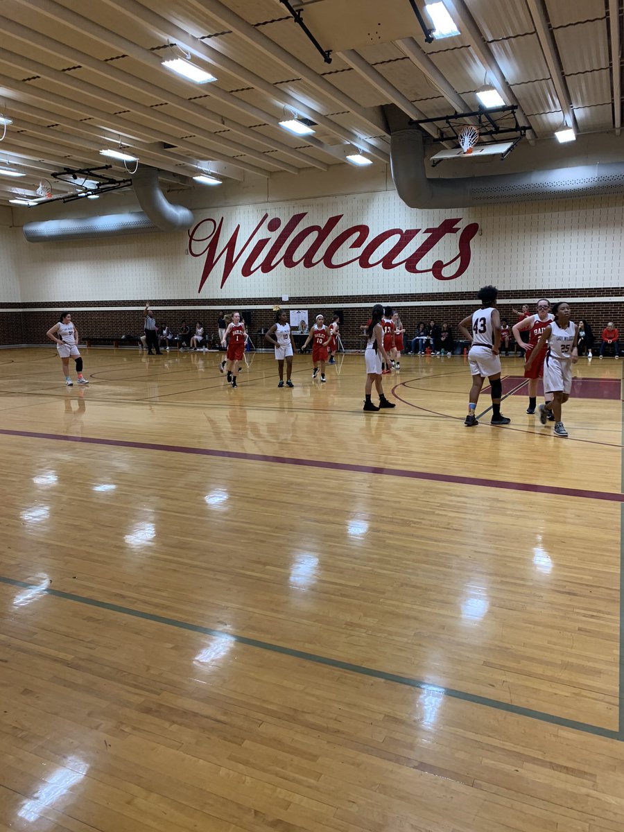 Our Girls B Team worked hard until the end, but unfortunately they were defeated by Bailey JH with a score of 15 to 19. Congrats Bailey JH.