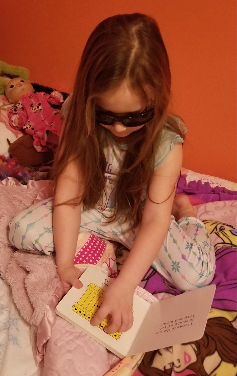 Steelers5886's tweet photo. Reading one of her favorites with daddy's sunglasses on! #toocoolforschool @FerndaleEarlyEd #AACPSReadWithMe https://t.co/2ZvkOU4HDZ