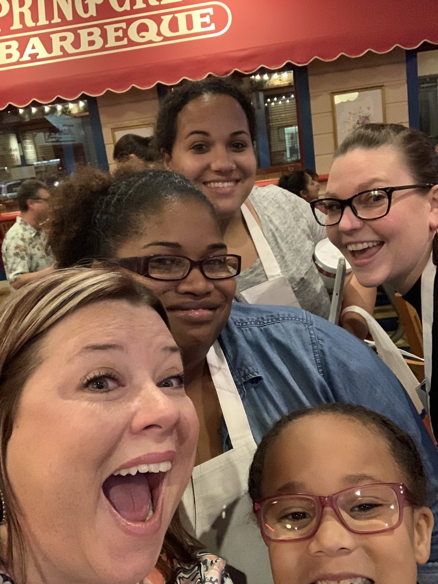 Amanda Garrett tweet media