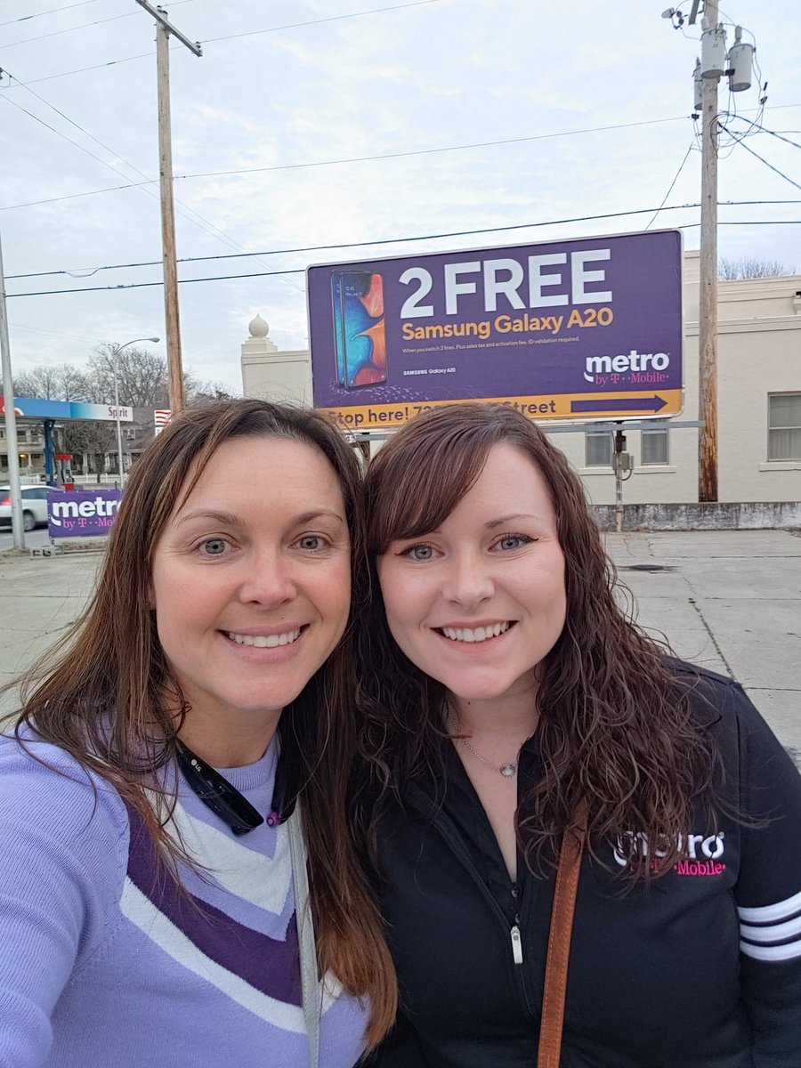 _sara_hannah's tweet photo. Always a Great day when I get to hang in the field! @candice_hesher did a great job helping to turn an upset customer into a lifelong customer today by going the extra mile! Keep up the awesome!
#SetThePace
#ConsistentRepeatableSuccess #CustomerObsessed
@MetroByTMobile https://t.co/iTIvX4XNOX