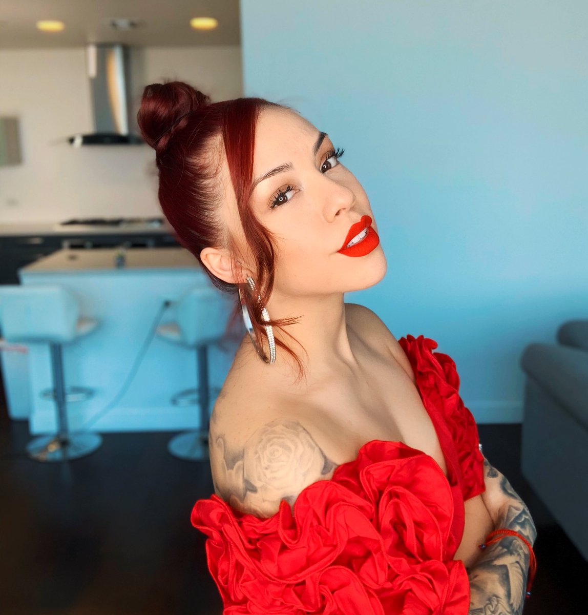 salice_roseee's tweet photo. Can’t compete where you don’t compare 🖤 https://t.co/L51sByQz7O