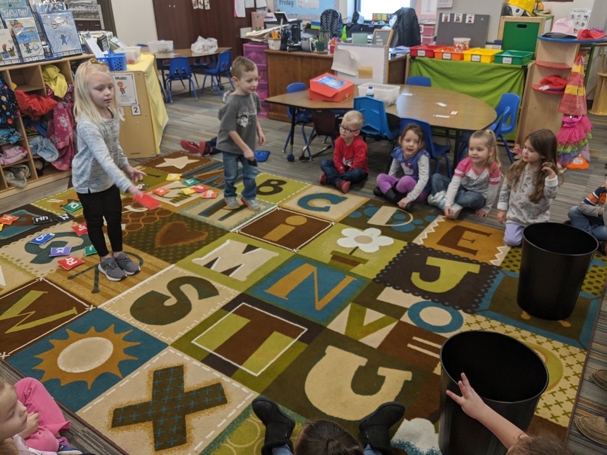 LPPwithMrsT's tweet photo. Learning letters is fun! Enjoying a letter recognition game with some friendly competition. @LittlePanthers1 #pawsitivepanthers #npspanthers https://t.co/Y5y1OdFTJS