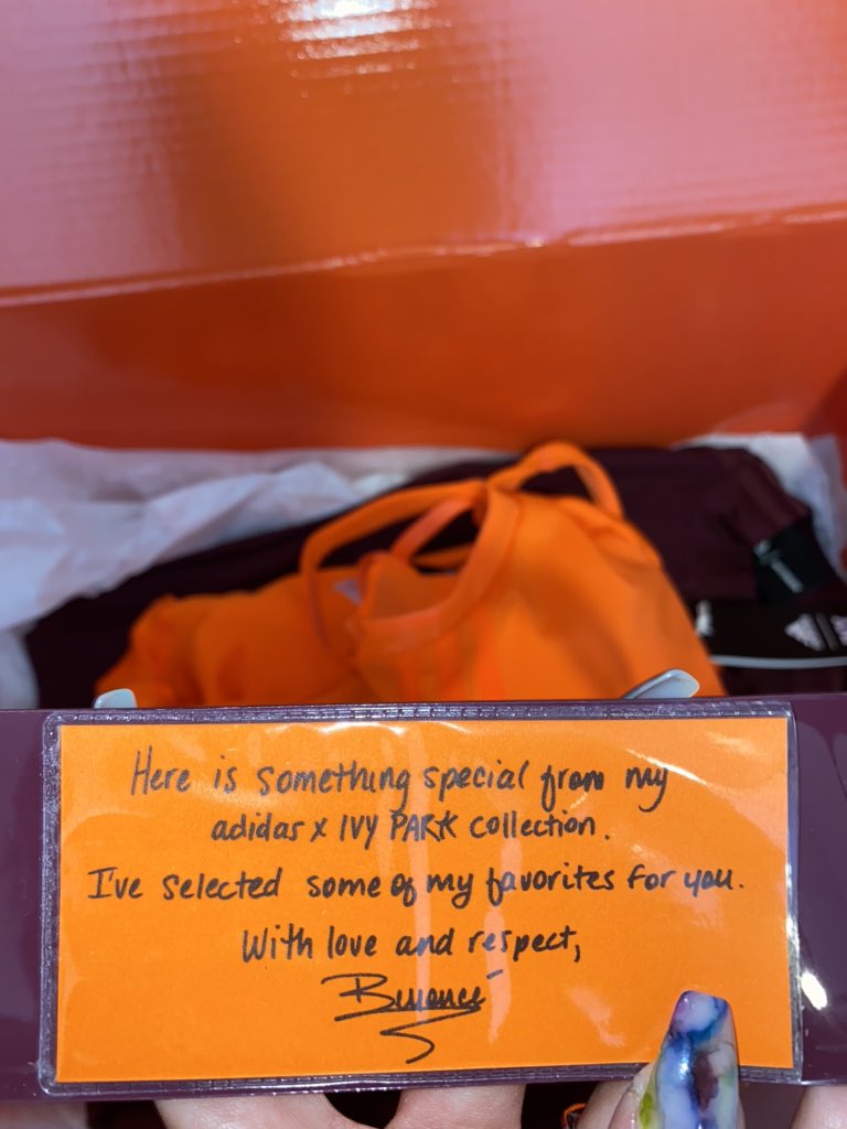 therealkimj's tweet image. I’M CRYING