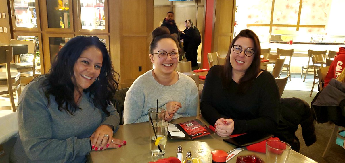 martinezgirl888's tweet photo. Happy birthday to these two birthday girls! #AreYouWithUs #birthdaygirls #cap2018 https://t.co/dMHzqipA0e