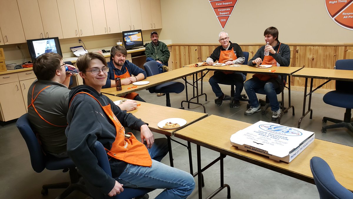 #SamePageLateNight with the best freight team in the land! Thank You all for everything you all do to get the product to the shelves so we can deliver the best customer service. You are all AWESOME!!!
