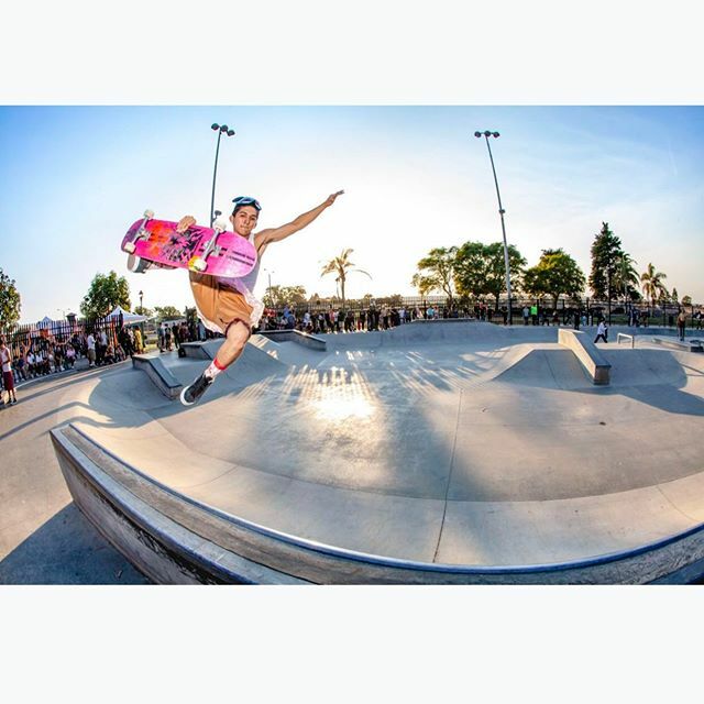 sk8serio's tweet photo. Reigning King of OxPark, shop team rider, @grave_mob front man and all around solid guy @alfredisbadatskating 📸 @ryanhalub check out his page for good old fashioned skate photography in the spirit of 90s TWS / Spike Jonze #skateboarding #oxpark #oxna… https://t.co/wctAuOcZzr https://t.co/mk7yKBL04t