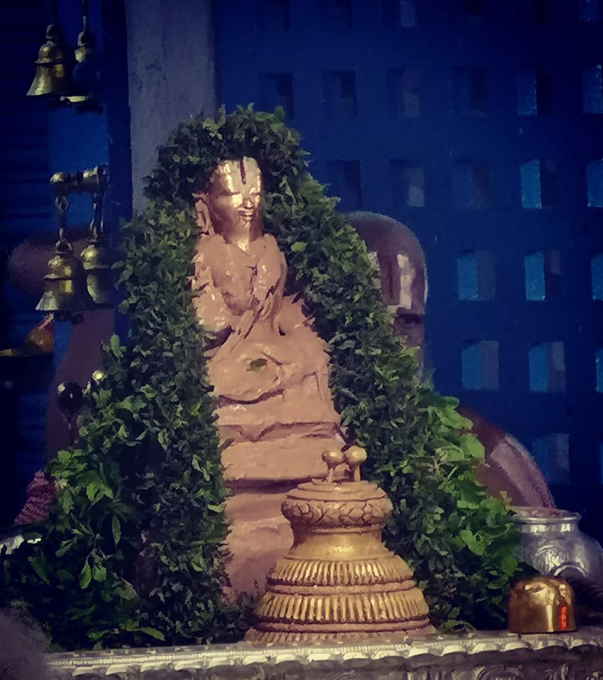 Today Thai Hastham Swami Koorathazhwan's 1010 Varusha Thiru Nakshatramமொழியைக் கடக்கும் பெரும்புகழான்,வஞ்ச முக்குறும்பாம்,குழியைக் கடக்கும்நம் கூரத்தாழ்வான்,சரண் கூடிய பின்பழியைக்கடத்தும்,இராமானுச புகழ் பாடியல்லா,வழியைக் கடத்தல் எனக்கினி யாதும் வருத்தமன்றே..  @rangats