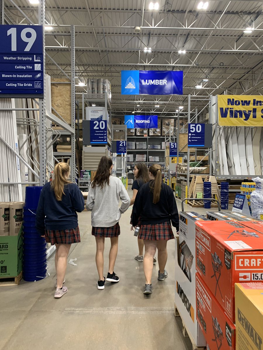 UABearbotics's tweet photo. Quick trip to @Lowes and we’re back in business! #frc #infiniterecharge #girlsinSTEM https://t.co/qESkYKcAUJ