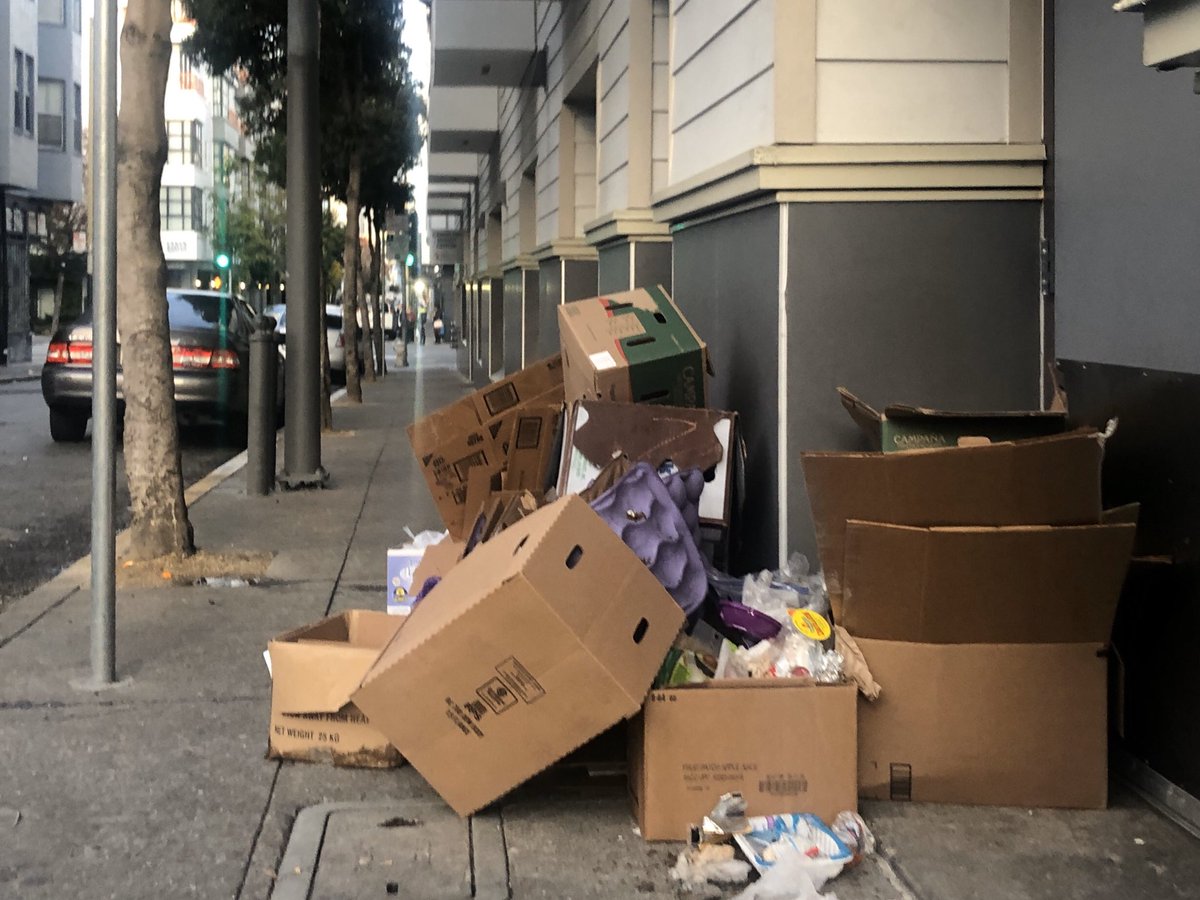 CleanUpWestSoma's tweet photo. The “mosquito fleet” of P/U trucks are gone!
Doesn’t @ECS_SF Canon Kip know that China stopped buying our cardboard, so with prices plummeting no one is picking it up, no money in it anymore.
Seems like few businesses know this, piles all over the place in SF. #filthySF https://t.co/KTbAYVwYgv