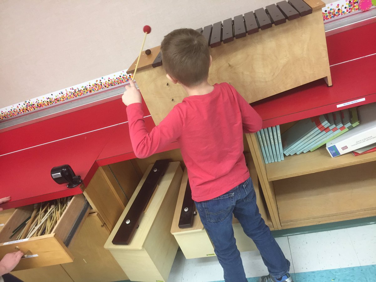 misslangdale's tweet photo. What do you do when you only have five students? Buddy up with the Grade Three’s and explore the music room together. 🥁🎼 What a great opportunity for the Grade Three’s to be excellent leaders! @ngpsfcs @ngpschools https://t.co/BUSsfCCPn1