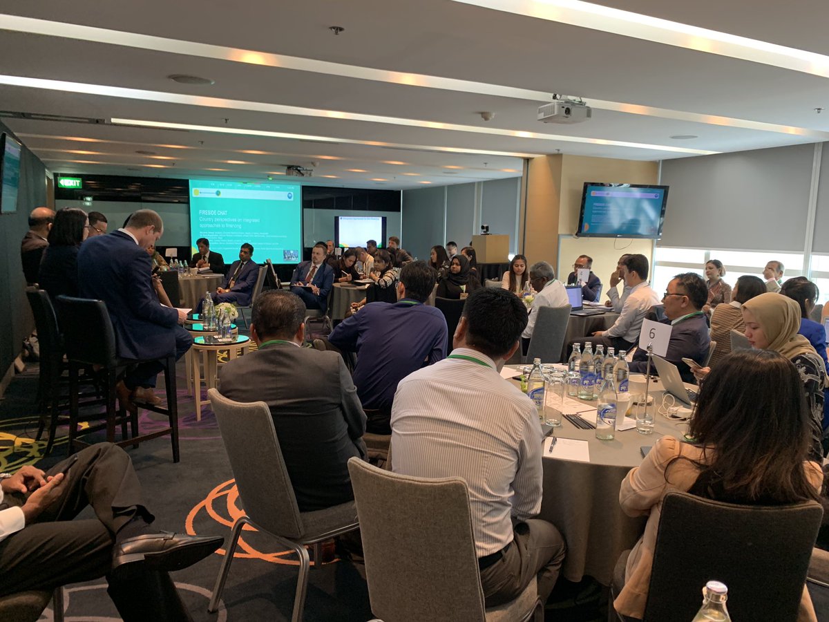 Emily Davis tweet media