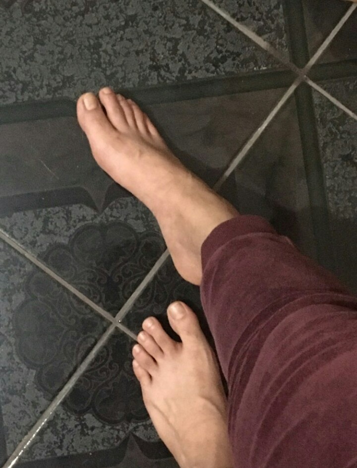 Feets_07's tweet photo. #Feet 😍😍👣👣👣 https://t.co/fyM8q4dagw