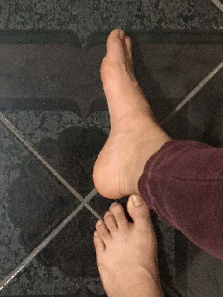 Feets_07's tweet photo. #Feet 😍😍😍👣👣👣 https://t.co/3sJ0ilUvOV