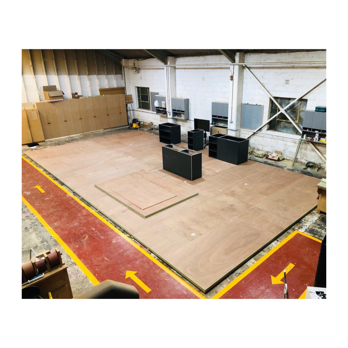 FaberBespokeUk's tweet photo. Our Faber Bespoke team have commenced the build and manufacture of 'The Watering Hole Bar &amp; Restaurant' 78m2 stand within our workshop. 

Today the @Moduleo_Floors will be laid and become a creative visual canvas. 

Follow our 'fit out' story

#Hospitality 
#fitout https://t.co/9xB2rSp4sI