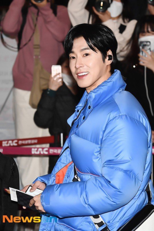 WeAreUforyunho's tweet photo. 200116✈️

#vible #VIBLE #ViBLE 
#정윤호
#유노윤호 
#ユノ 
#ユンホ 
#Yunho
#郑允浩
#瑜卤允浩
#U_Know
#동방신기 #TVXQ #東方神起 
#tohoshinki
#TOHOSHINKI #DBSK
#Tohoshinki 
#underarmour #UnderArmour
#standbyuknow
#まなざし https://t.co/9S7l1htcQ4