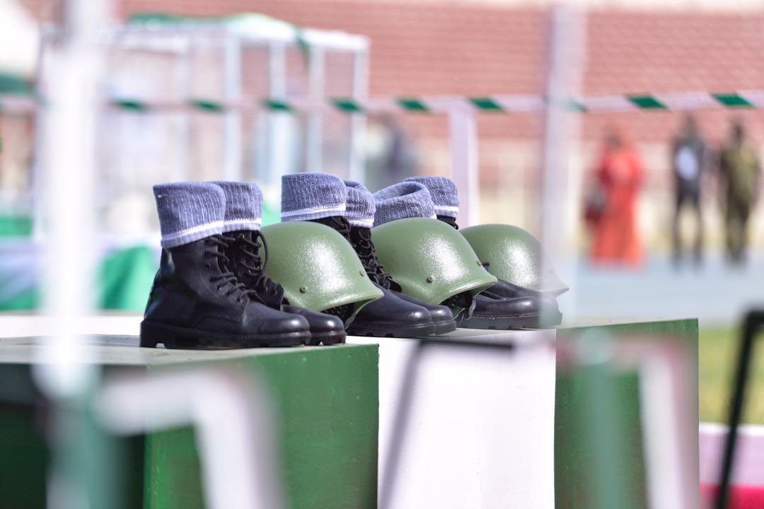 changeamnow's tweet photo. Dear Lord, U wey get power untop every! As e concern manbeing, abeg protect our Arm Forces! Dis prayer na from the heart of Ordinary Nigerians wey dey bear the evil wey some past and present politicians dey cause. Na the Arm Forces be the reason why we dey fit sleep small. #AFRDC https://t.co/wPa8iHQidg