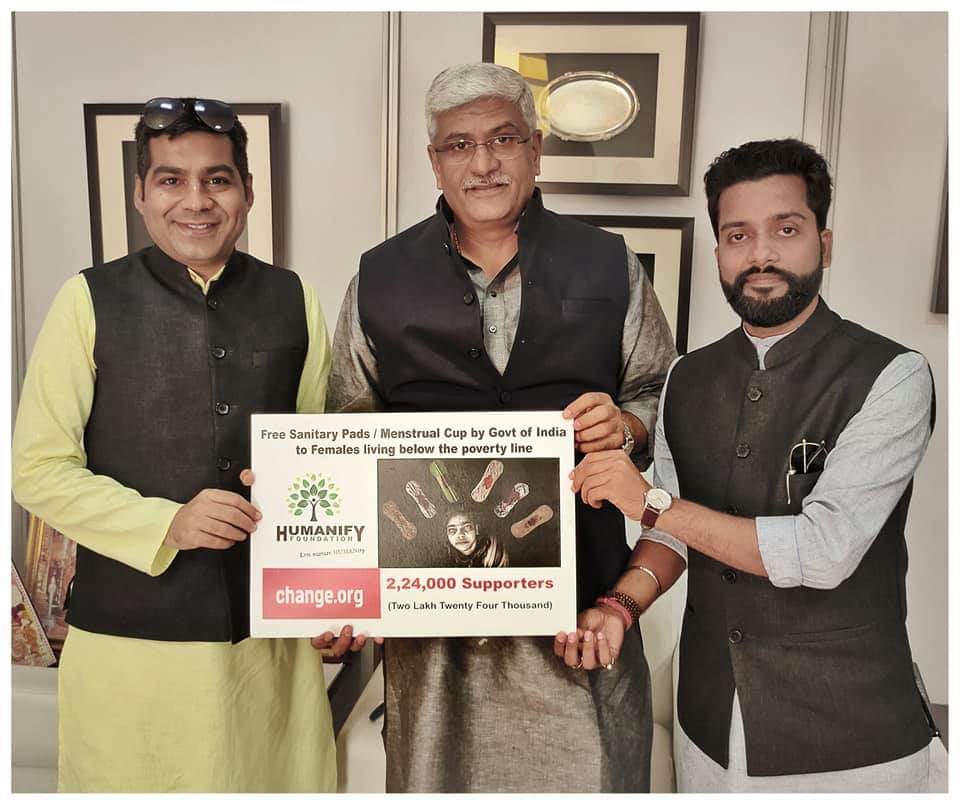 nirajgera's tweet image. Team #Humanify meets Union Minister of Jal Shakti  Sh GajendraSingh Shekhawat ji @gssjodhpur,who also leads &apos;#SwachhBharatAbhiyaan&apos;
 We gave him a memorandam of our request to make &apos;#MenstruationFriendlyToilets in India so that women can remain equally active while #periods