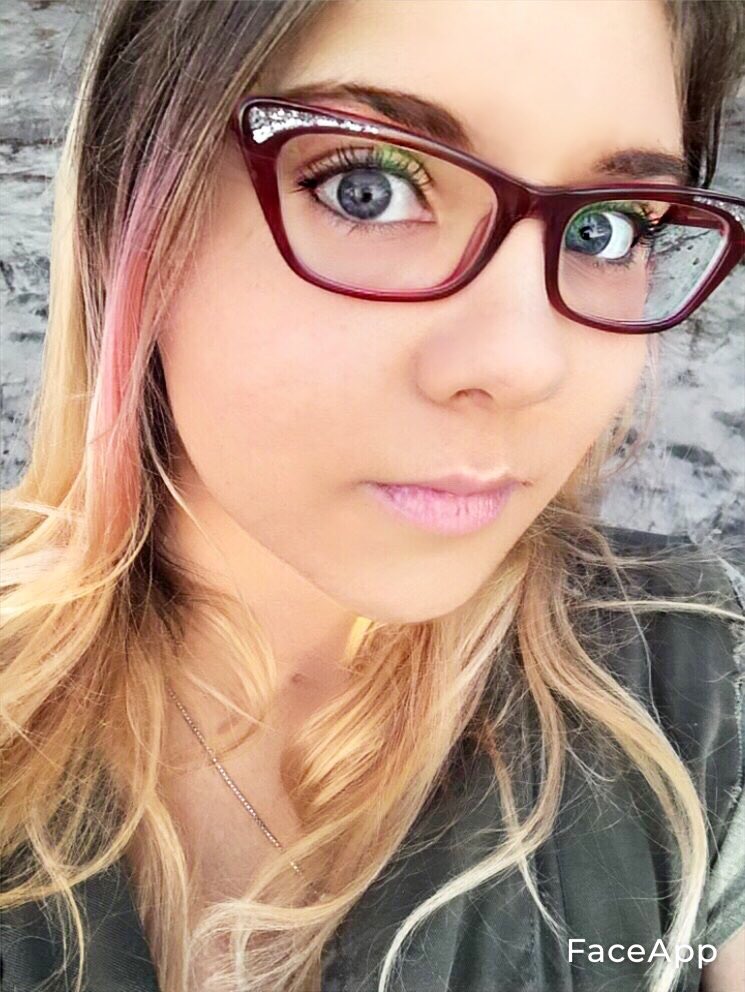Like my new glasses? I’ve decided to lean into the “nerd” 🤓 can’t fight with reality! https://t.co/c2DuqbQJE7