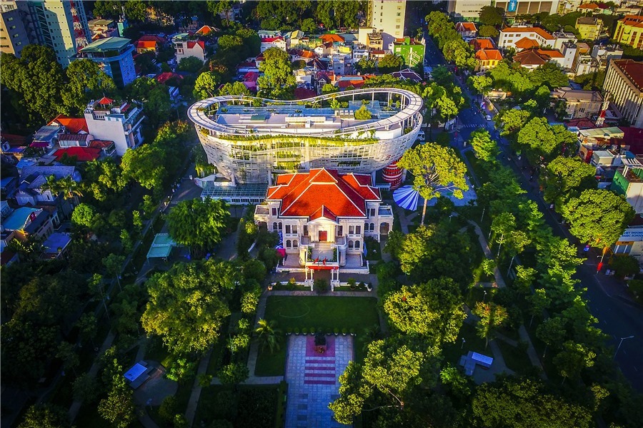 AlagonSpa's tweet photo. Ho Chi Minh is strangely beautiful from above!

Alagon Hotel &amp; Spa Group
📍52B Pham Hong Thai, District 1, HCMC
🌏https://t.co/Av5LYVbBDK
📞+8428 3828 2888
Photo collected from @lichxuanphuongnam. https://t.co/O1IgSeHzvr