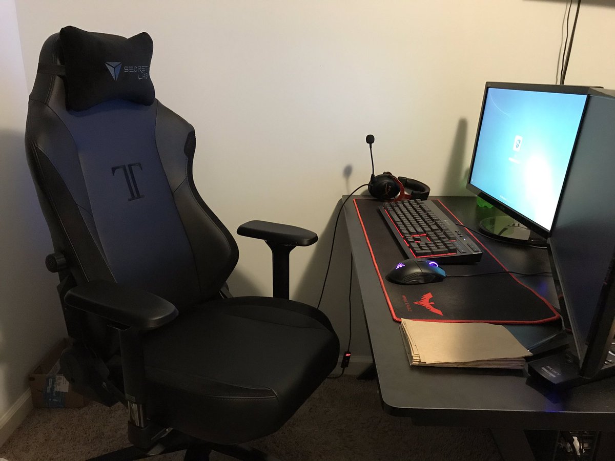 My sweet new #Secretlab chair