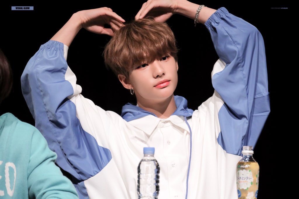 「 day 15/366 」　　　↳  #스트레이키즈  #황현진 i’ve been having the hardest time this past week & my whole mood is just Off :”) but today was a good day & im really grateful 4 the small things. like u, i’m grateful 4 u. i love you hyunjin <3 you are stronger than you know