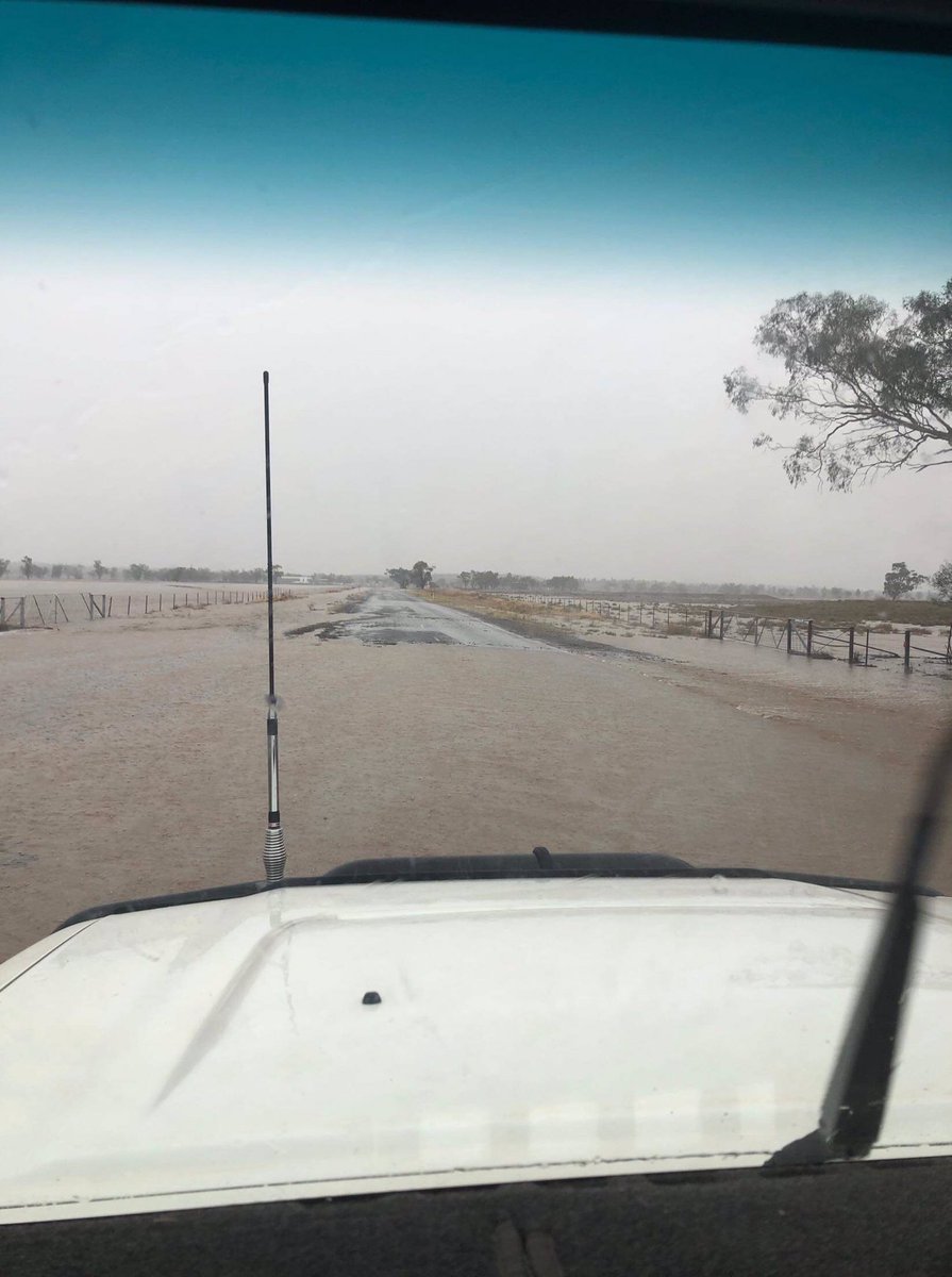 DaleDrinkwater's tweet image. Roads are blocked, paddocks are lakes and dams are full! 

#NSW #rain #boggabri #gunnedah @abcnews