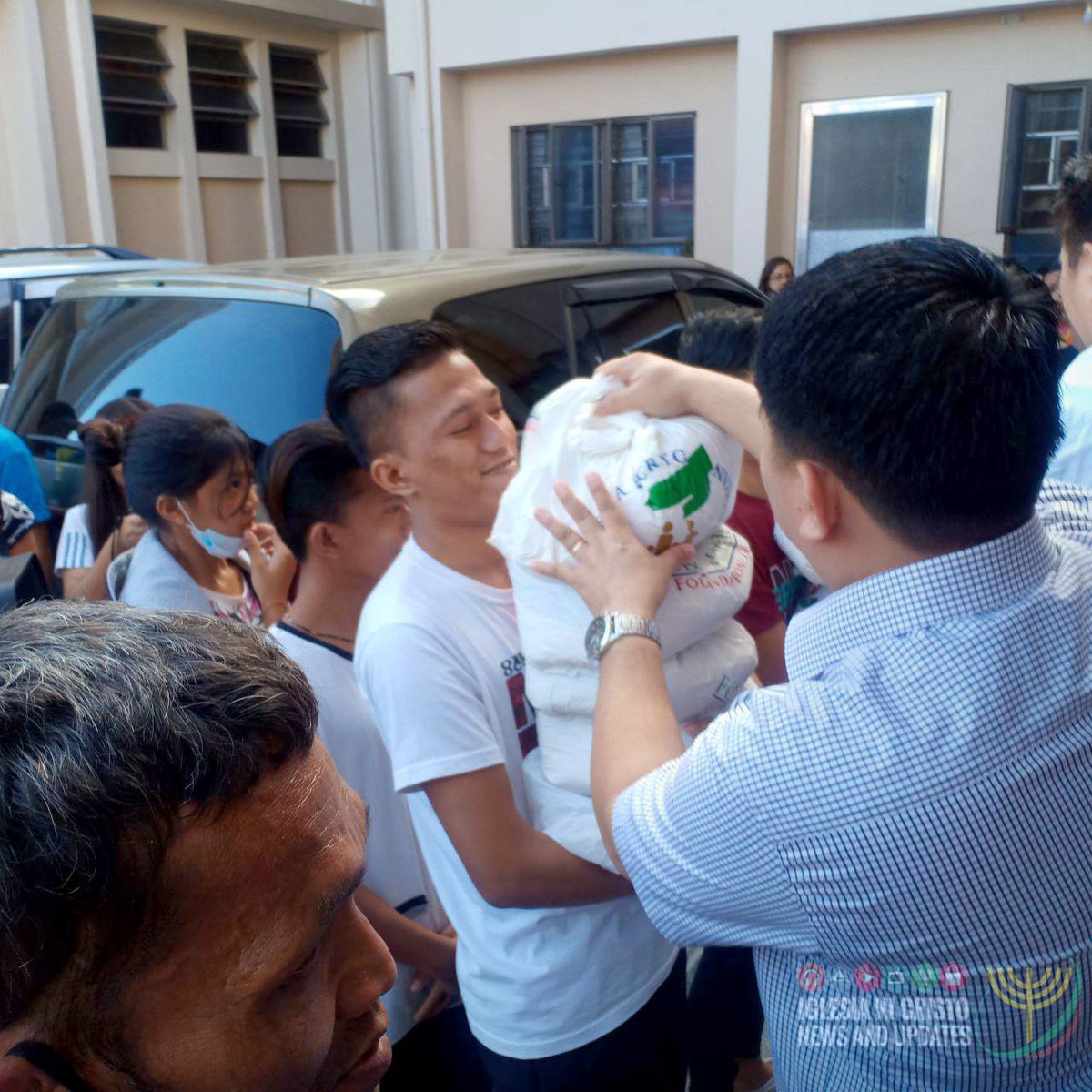 INCNews_Updates's tweet photo. As Much As They Could Carry

BATANGAS CITY, BATANGAS — Efforts for those affected by the recent calamity brought about by the Taal volcano eruption reached the civilians and residents in Batangas City.

#IglesiaNiCristo #ChurchOfChrist #AidToHumanity #AidToTaalVictims https://t.co/VF5FsZPcUg