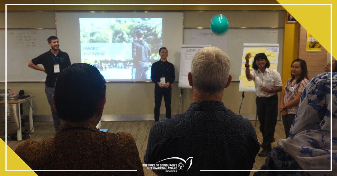 IntawardID's tweet photo. Some fun exercises were done at the Training to keep the class entertaining and enjoyable for everyone, so they could deliver the Award the same way to the participants.
#F2FTraining #Training #DofE #DoE #WorldReady #Intaward #IntawardIndonesia #TheAwardIndonesia https://t.co/80r5j73SQG